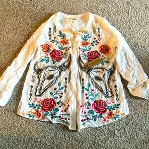 NEW WITH TAGS SAVANNA JANE EMBROIDERED WHITE BOTTON DOWN LONG SLEEVE